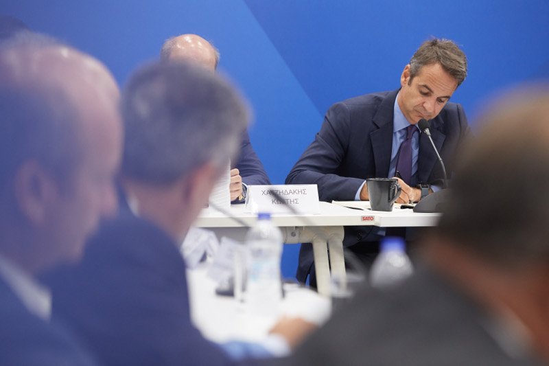 Μητσοτάκης σε κοινωνικούς εταίρους: Αν θέλετε επενδύσεις, ήρθατε στη σωστή διεύθυνση [εικόνες] | iefimerida.gr 1