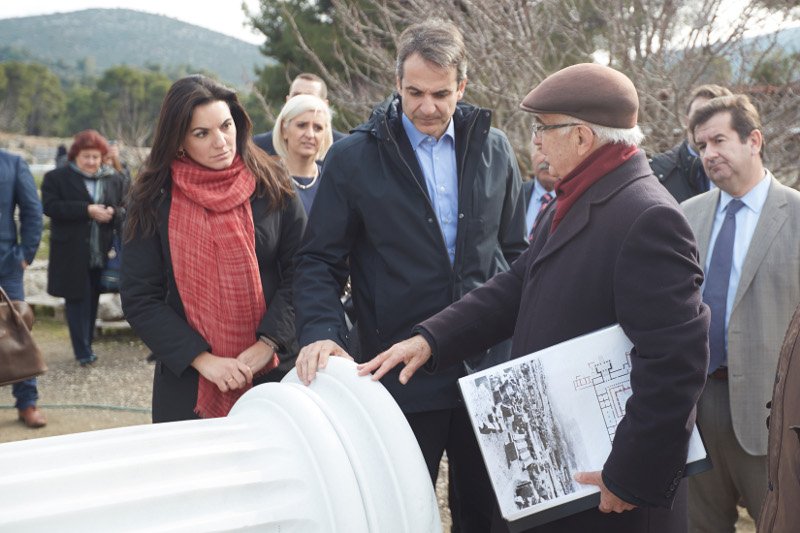 Μητσοτάκης από Επίδαυρο: Η Ελλάδα θα σηκώσει ξανά ψηλά το κεφάλι -Θα ανακτήσει το κύρος της [εικόνες] | iefimerida.gr 4