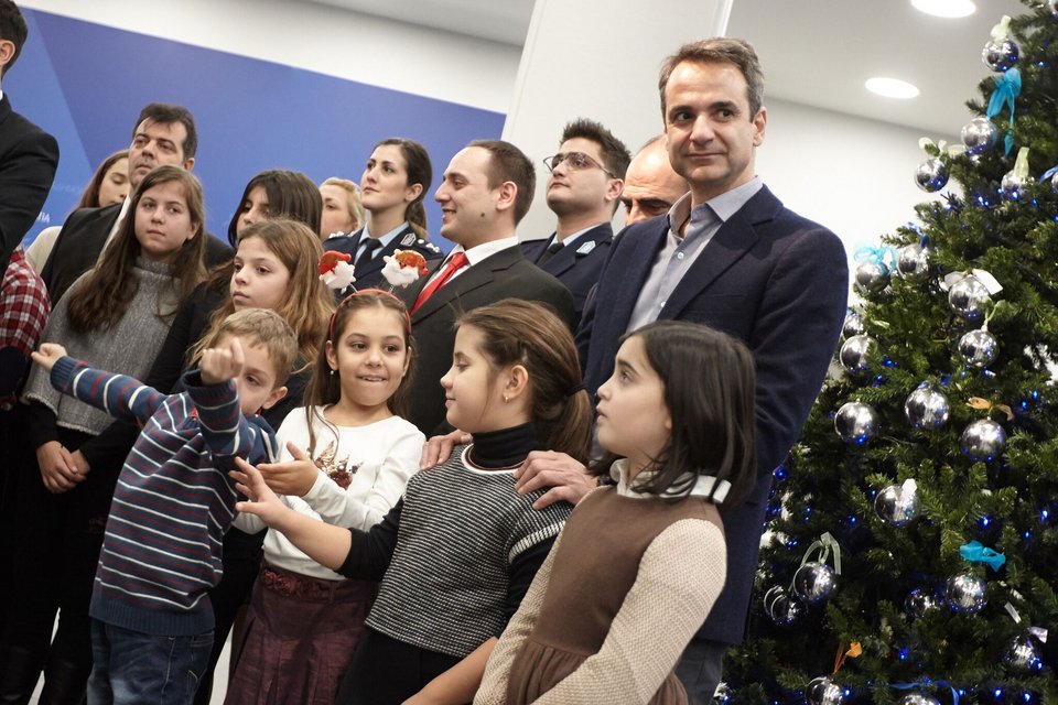 Η μικρή Αριάδνη που έκλεψε την καρδιά του Κυριάκου Μητσοτάκη - Οι μαντινάδες που του αφιέρωσαν Κρήτες [εικόνες] | iefimerida.gr 2