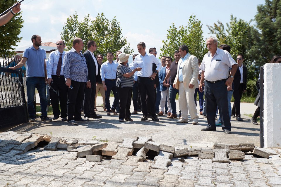 Μητσοτάκης: Αυτοψία στο Αμύνταιο -Προτεραιότητα η μετεγκατάσταση και η απαλλοτρίωση [εικόνες] | iefimerida.gr 2