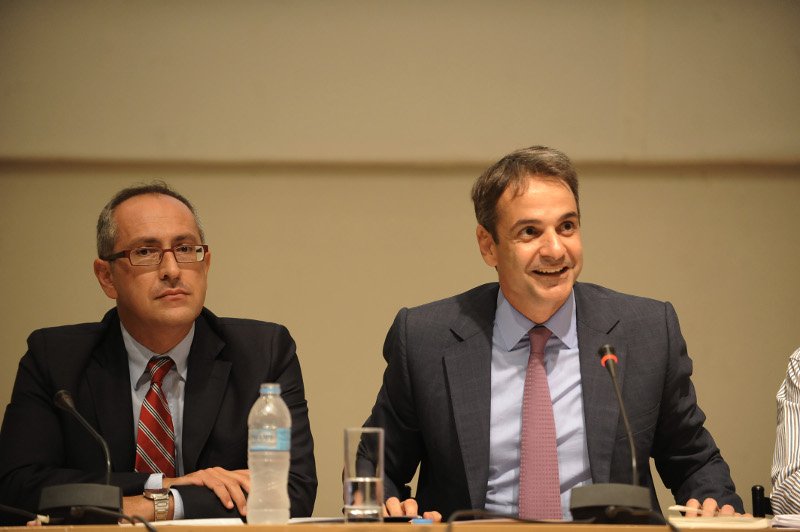 Η Παιδεία φέρνει πιο κοντά Μητσοτάκη, Θεοδωράκη, Διαμαντοπούλου [εικόνες] | iefimerida.gr 1