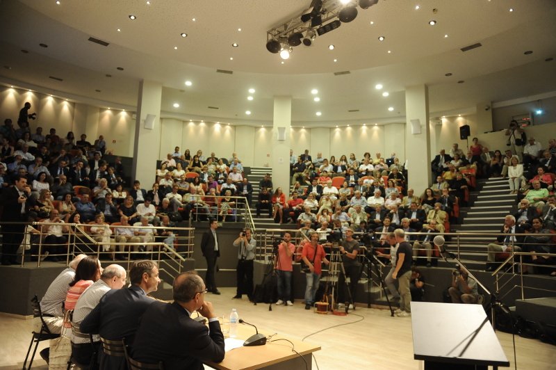 Η Παιδεία φέρνει πιο κοντά Μητσοτάκη, Θεοδωράκη, Διαμαντοπούλου [εικόνες] | iefimerida.gr 3