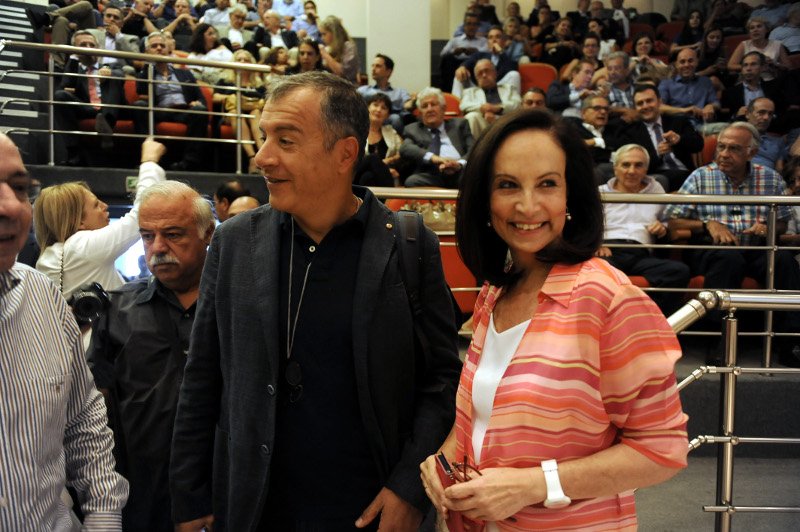 Η Παιδεία φέρνει πιο κοντά Μητσοτάκη, Θεοδωράκη, Διαμαντοπούλου [εικόνες] | iefimerida.gr 2