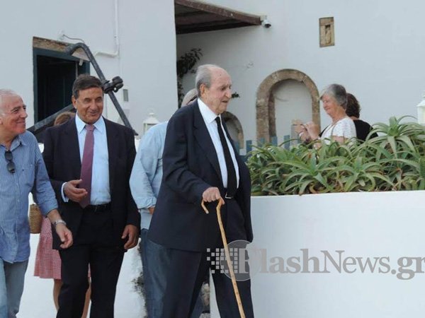 Καρέ-καρέ ο γάμος του εγγονού του Κωνσταντίνου Μητσοτάκη στα Σφακιά [εικόνες] | iefimerida.gr 3