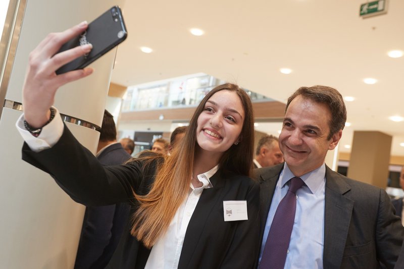 Μητσοτάκης σε νέους επιχειρηματίες: Ανάμεσά σας αυτοί που θα κρατήσουν όρθια τη χώρα τις επόμενες δεκαετίες | iefimerida.gr 4