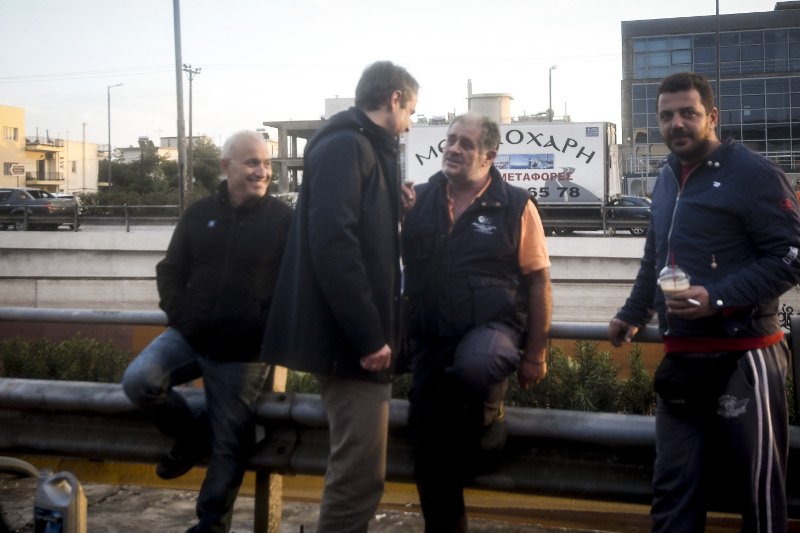 Αυτοψία Μητσοτάκη στη γέφυρα της Ελευσίνας -Μετά τις πλημμύρες [εικόνες]  | iefimerida.gr 1