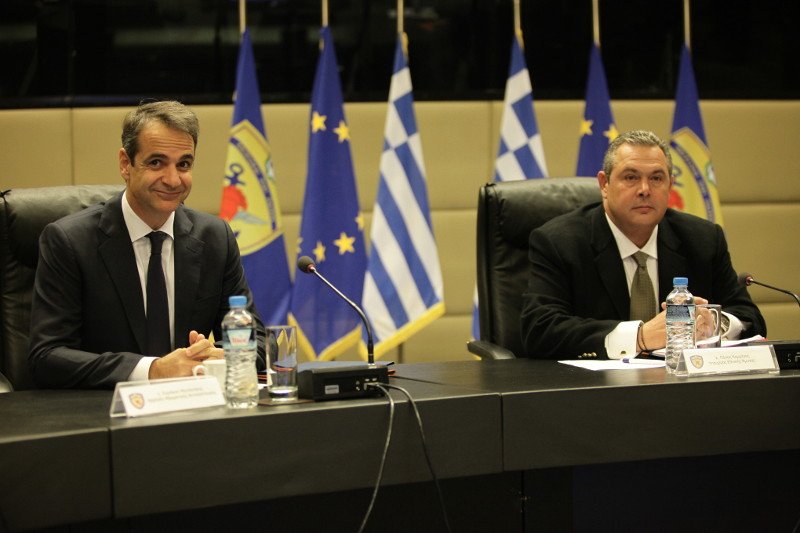 Ο Μητσοτάκης στο υπουργείο Αμυνας -Συνάντηση με τον Καμμένο [εικόνες] | iefimerida.gr 3
