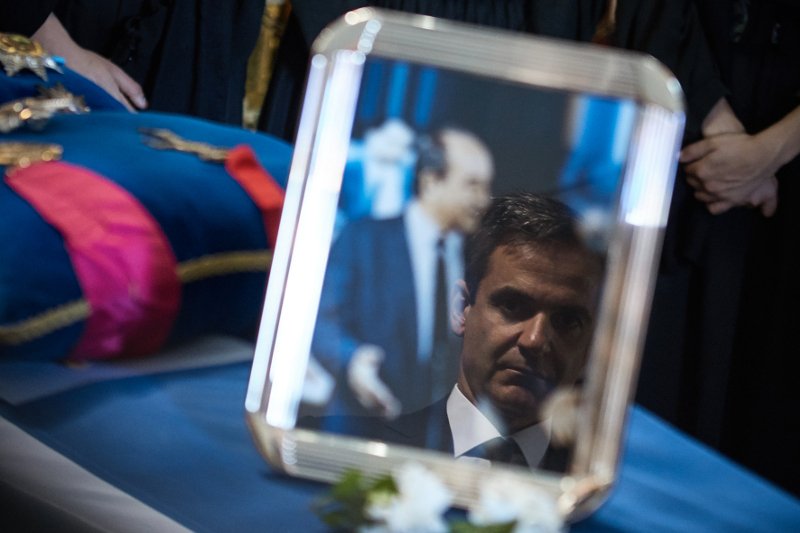 Κωνσταντίνος Μητσοτάκης: Ο αφοσιωμένος Μανούσος, το γράμμα του Γλέζου, οι επικήδειοι, τα ριζίτικα, η κατσούνα -Ο πόνος και η θλίψη μέσα από εικόνες και βίντεο | iefimerida.gr 25