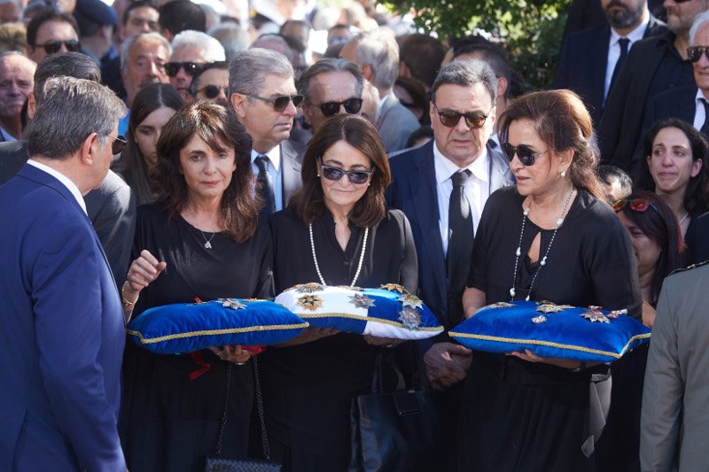 Κωνσταντίνος Μητσοτάκης: Ο αφοσιωμένος Μανούσος, το γράμμα του Γλέζου, οι επικήδειοι, τα ριζίτικα, η κατσούνα -Ο πόνος και η θλίψη μέσα από εικόνες και βίντεο | iefimerida.gr 39