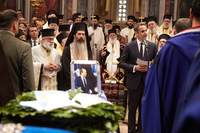 Κωνσταντίνος Μητσοτάκης: Ο αφοσιωμένος Μανούσος, το γράμμα του Γλέζου, οι επικήδειοι, τα ριζίτικα, η κατσούνα -Ο πόνος και η θλίψη μέσα από εικόνες και βίντεο | iefimerida.gr 1