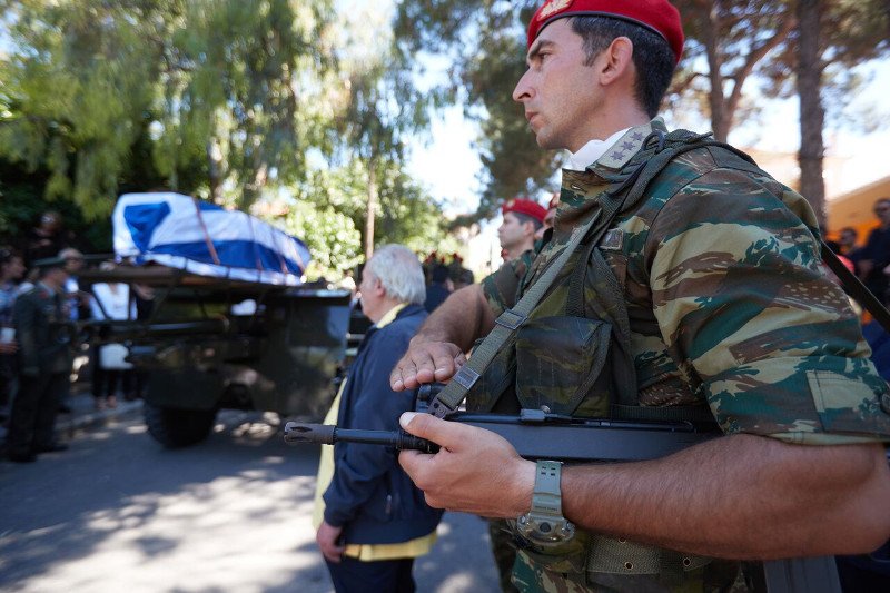 Κωνσταντίνος Μητσοτάκης: Ο αφοσιωμένος Μανούσος, το γράμμα του Γλέζου, οι επικήδειοι, τα ριζίτικα, η κατσούνα -Ο πόνος και η θλίψη μέσα από εικόνες και βίντεο | iefimerida.gr 28