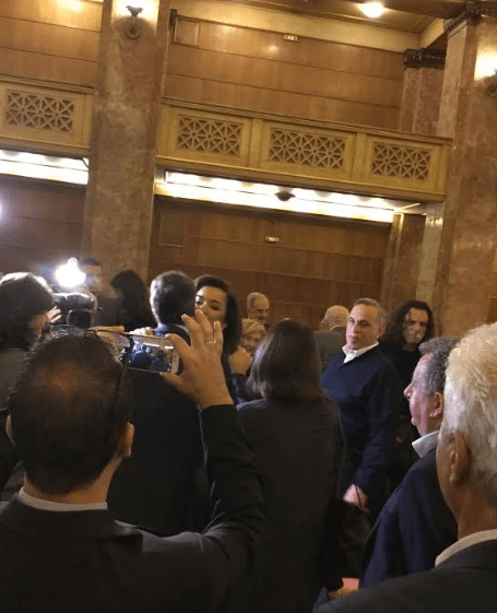 Το δημόσιο φιλί του Κυριάκου στην Ντόρα -Μια ημέρα αφού ξεκαθάρισε ότι δεν θα την κάνει υπουργό [εικόνες] | iefimerida.gr 0