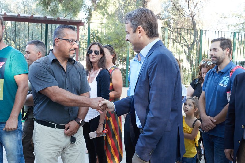 Ο Κυριάκος Μητσοτάκης στο Ειδικό Σχολείο της Ραφήνας που έχει καεί από τη φωτιά [εικόνες] | iefimerida.gr 7