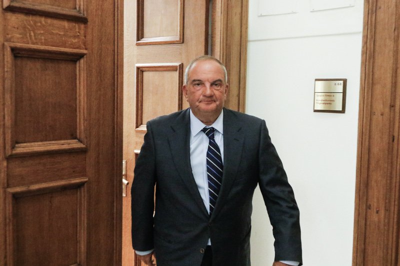 Συνάντηση Μητσοτάκη-Καραμανλή στη Βουλή [εικόνες] | iefimerida.gr 3