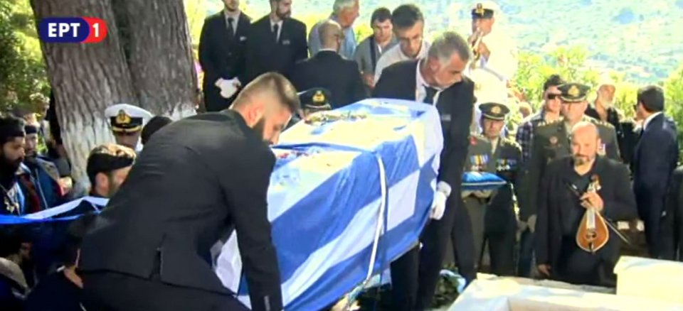 Η Κρητική γη υποδέχτηκε τον Κων. Μητσοτάκη -Με μπαλωθιές το τελευταίο αντίο | iefimerida.gr 9
