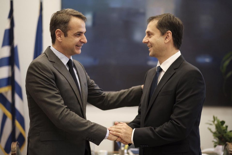 Ο Κυριάκος Μητσοτάκης καλωσόρισε στη ΝΔ τον Χάρη Θεοχάρη