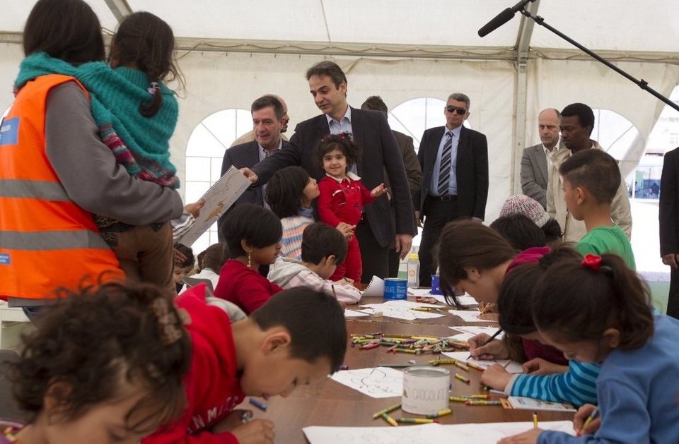 Στον Ελαιώνα ο Μητσοτάκης: Κίνδυνος να μετατραπεί η χώρα σε απέραντο hotspot [εικόνες] | iefimerida.gr 0