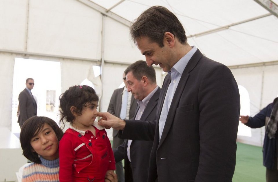 Στον Ελαιώνα ο Μητσοτάκης: Κίνδυνος να μετατραπεί η χώρα σε απέραντο hotspot [εικόνες] | iefimerida.gr 1