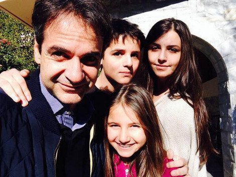 Ο Κυριάκος Μητσοτάκης υπέκυψε στη μόδα των selfie's -Η φωτογραφία που ανάρτησε [εικόνα] | iefimerida.gr 0