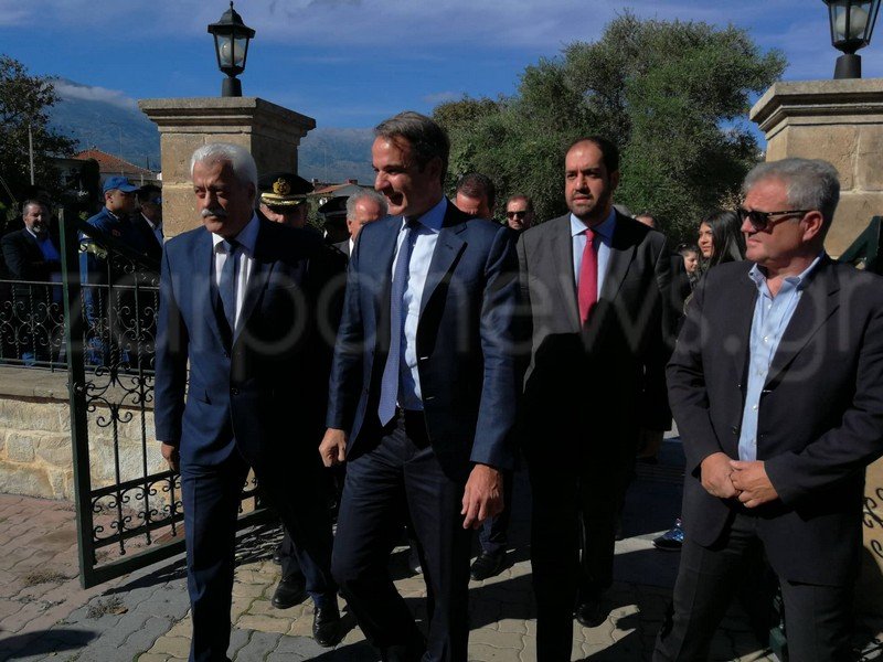 Στον Αποκόρωνα Χανίων ο Μητσοτάκης -Στη δοξολογία και την παρέλαση [εικόνες] | iefimerida.gr 5