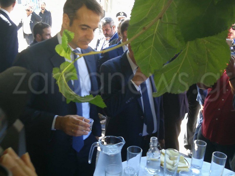 Τσικουδιές με το καλημέρα στις Βρύσες
