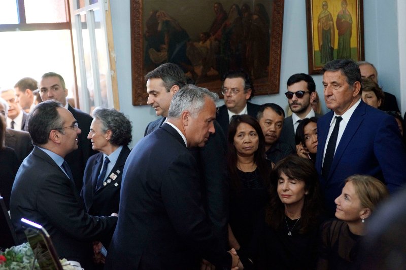 Οι άνθρωποι που φρόντιζαν τον Κων. Μητσοτάκη -Το γοερό τους κλάμα στην κηδεία [εικόνες] | iefimerida.gr 3