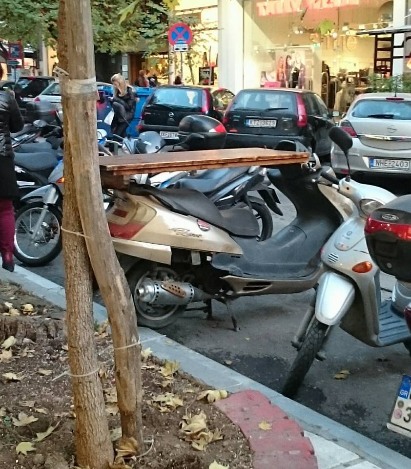 H πατέντα του καταστηματάρχη στη Θεσσαλονίκη τρέλανε το ίντερνετ -Πoύ τρώνε οι πελάτες [εικόνα] | iefimerida.gr 0