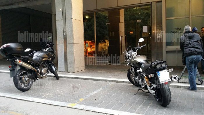 Γιατί η μηχανή του Βαρουφάκη έμεινε όλη νύχτα σταθμευμένη στο υπουργείο [εικόνες] | iefimerida.gr 2