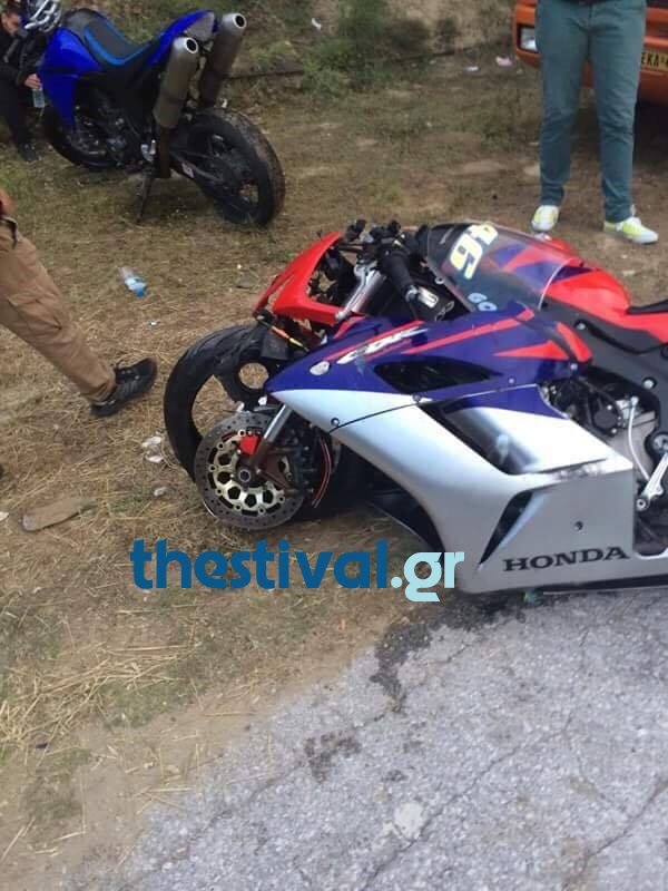 Τρεις τραυματίες σε τροχαίο με μοτοσικλετιστές που έκαναν κόντρες στη Θεσσαλονίκη  [εικόνες] | iefimerida.gr 0