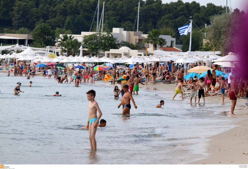 «Καμίνι» από σήμερα όλη η Ελλάδα -Eπικίνδυνο... μείγμα καύσωνα και σκουπιδιών στους δρόμους | iefimerida.gr 6