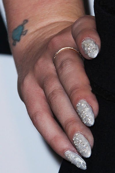 Mανικιούρ που κοστίζει όσο ένα πολυτελές σπίτι - Το βερνίκι του 1 εκατ. δολαρίων [εικόνες]  | iefimerida.gr 1