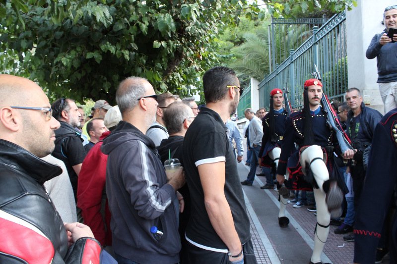 Η διαμαρτυρία εργαζομένων σε ΜΜΕ έξω από τη Βουλή για το «μαύρο» στα κανάλια [εικόνες] | iefimerida.gr 3