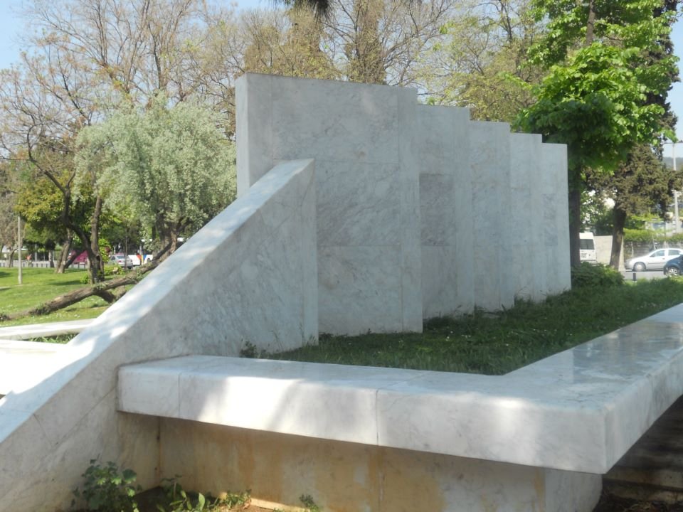 Τέλος τα γκράφιτι στα μνημεία της Θεσσαλονίκης- Καθάρισε η πόλη [εικόνες] | iefimerida.gr 1