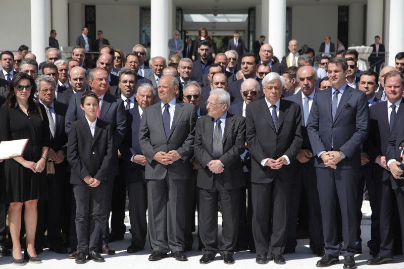 Η ΝΔ στο μνημόσυνο του Κωνσταντίνου Καραμανλή [εικόνες] | iefimerida.gr 3