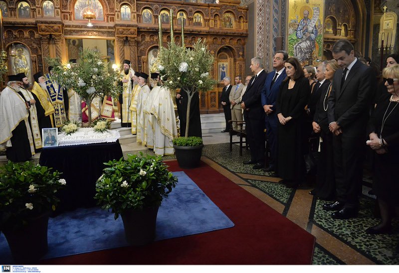 40 μέρες από τον θάνατο του Κωνσταντίνου Μητσοτάκη -Εγινε το μνημόσυνο, παρόντες η οικογένεια και φίλοι [εικόνες] | iefimerida.gr 4