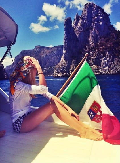 Γιατί η εγγονή του τέως είναι το νέο fashion icon -Ξένα περιοδικά μόδας εξηγούν [εικόνες] | iefimerida.gr 19