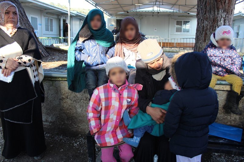 Στη Μυτιλήνη αντιπροσωπεία του Ευρωπαϊκού Κοινοβουλίου για τους πρόσφυγες - «Μας φοβίζουν οι καθυστερήσεις στο άσυλο» [εικόνες] | iefimerida.gr 0