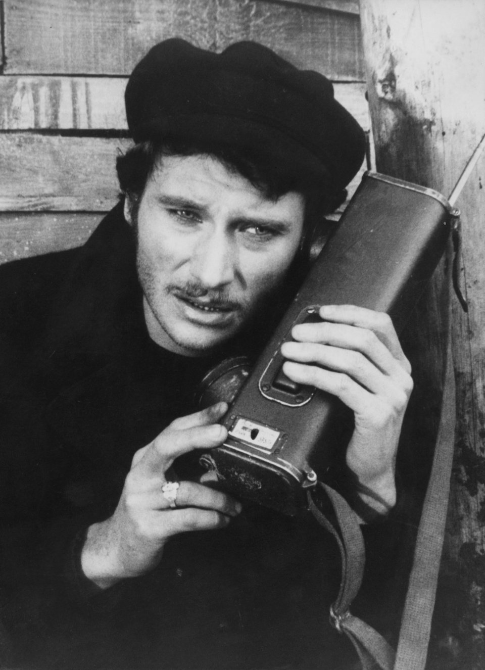 Πώς εξελίχθηκαν τα κινητά τηλέφωνα από το 1916 μέχρι σήμερα -Από το στρατό, στα χέρια όλων [εικόνες] | iefimerida.gr 1