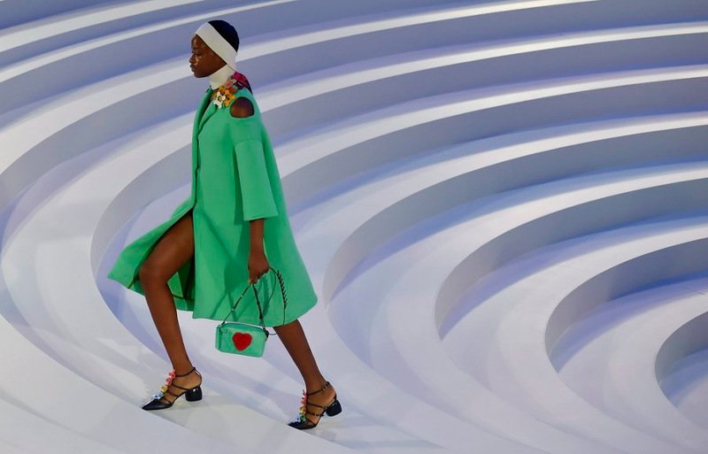 Το Λονδίνο υποδέχτηκε την πρώτη Εβδομάδα Μόδας μετά το Brexit [εικόνες] | iefimerida.gr 2