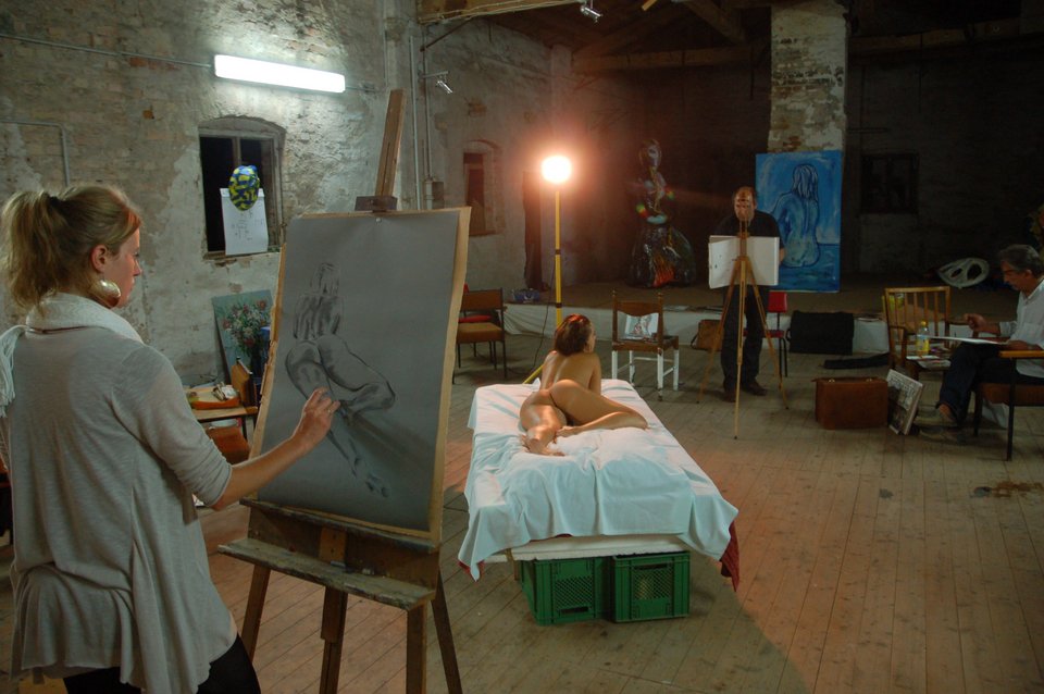 Μοντέλα για ζωγράφους -Τι κρύβεται πίσω από ένα ονειρεμένο επάγγελμα [εικόνες] | iefimerida.gr 12