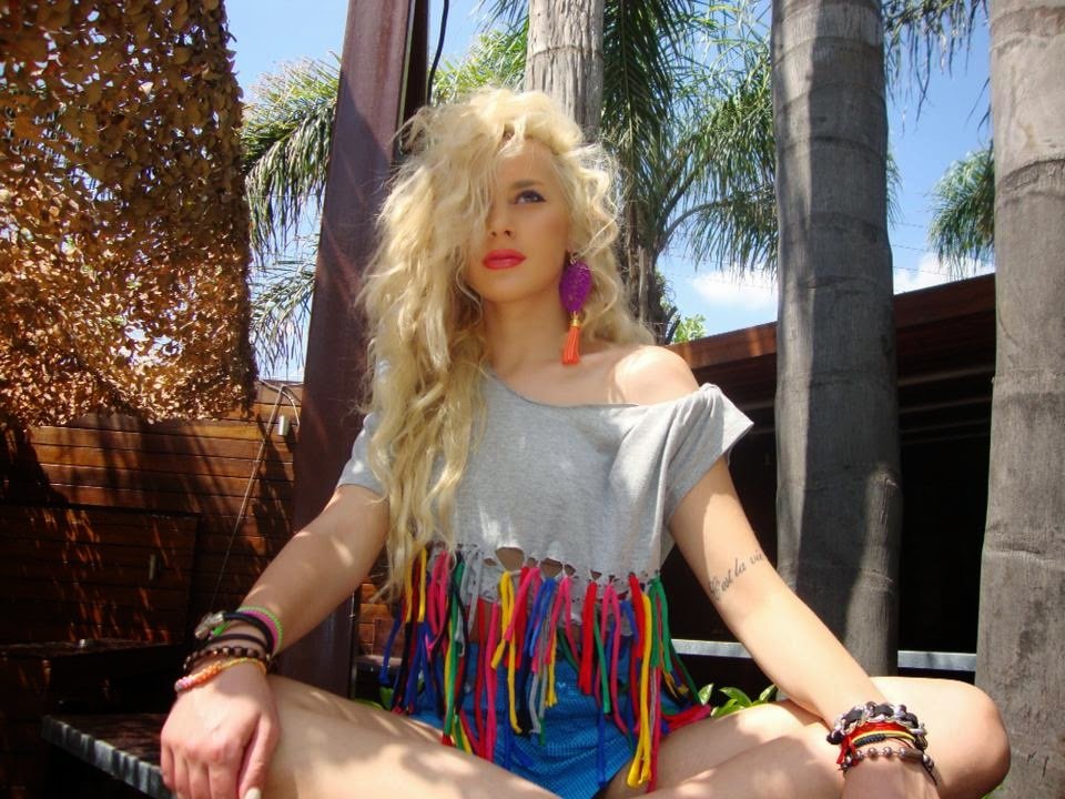 Η εντυπωσιακή Ηπειρώτισσα που εκτός από σέξι μοντέλο και μούσα σχεδιαστών, είναι και δυναμική καθηγήτρια [εικόνες] | iefimerida.gr 0