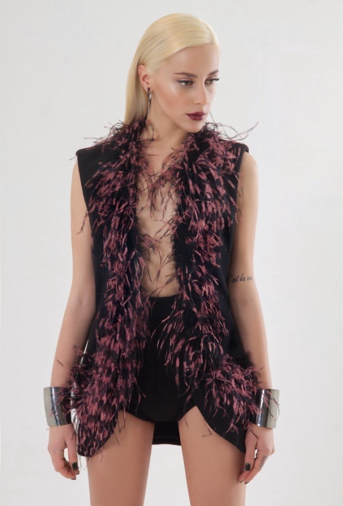 Η εντυπωσιακή Ηπειρώτισσα που εκτός από σέξι μοντέλο και μούσα σχεδιαστών, είναι και δυναμική καθηγήτρια [εικόνες] | iefimerida.gr 1