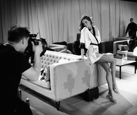 Στα παρασκήνια του σόου της Victoria's Secret -Οι εκρηκτικοί «άγγελοι» πριν ανέβουν στην πασαρέλα [εικόνες] | iefimerida.gr 5