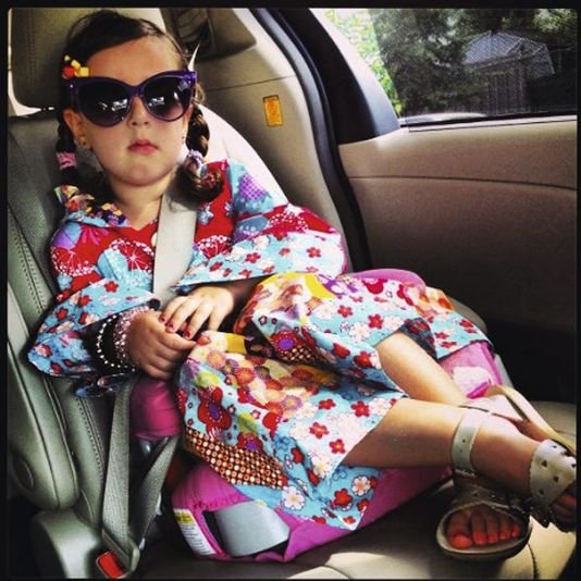 Παιδιά κατακλύζουν το ίντερνετ ντυμένα σαν «έπαθλα πλούτου» -Η νέα αγγλοσαξωνική μόδα [εικόνες] | iefimerida.gr 1