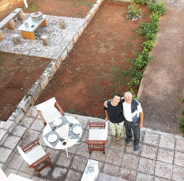 Μοντέλο ελληνικής καταγωγής «έκοψε» το σεξ, για να σώσει τα μαλλιά του [εικόνες] | iefimerida.gr 3