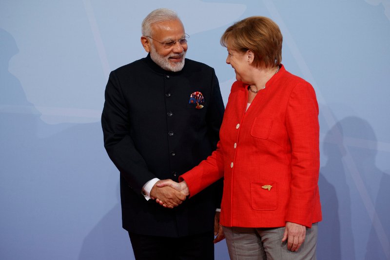 Ο Τραμπ έθεσε στον Πούτιν θέμα ρωσικής ανάμειξης στις εκλογές των ΗΠΑ -Το αρνήθηκε ο Ρώσος πρόεδρος [εικόνες & βίντεο] | iefimerida.gr 18