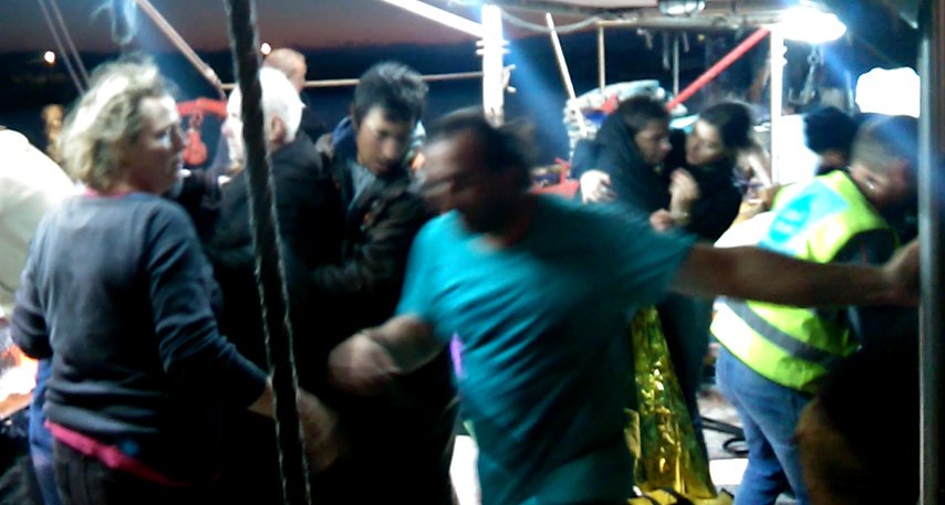 Υγρός τάφος το Αιγαίο: 14 νεκροί τις τελευταίες ώρες, ανάμεσά τους πολλά παιδιά [εικόνες & βίντεο] | iefimerida.gr 1