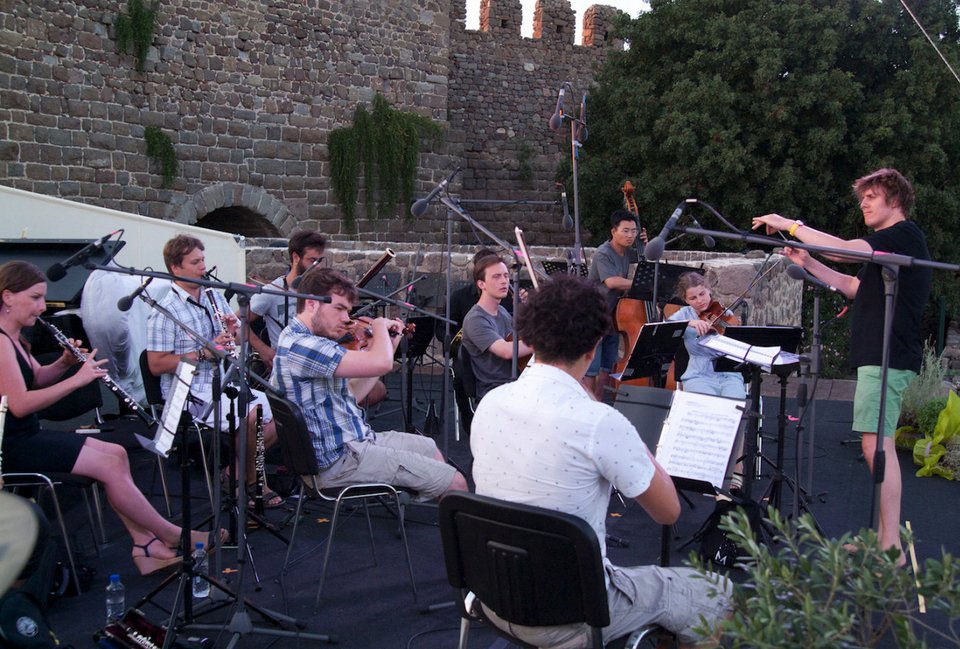 Μαγεία: Μουσική στο κάστρο και στα καλντερίμια του Μολύβου [εικόνες] | iefimerida.gr 5