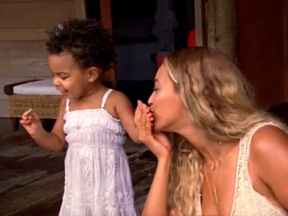 Οι πιο δυναμικές μαμάδες στον κόσμο: Σταρ, στελέχη και επιχειρηματίες που έχουν προτεραιότητα τα παιδιά τους [εικόνες] | iefimerida.gr 9