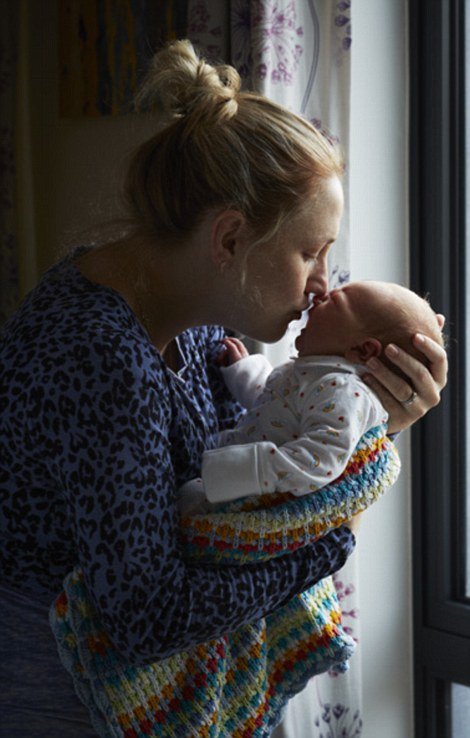 «Λιώνει» το Ιντερνετ: Μωρά μιας ημέρας ποζάρουν στο φακό [εικόνες] | iefimerida.gr 3